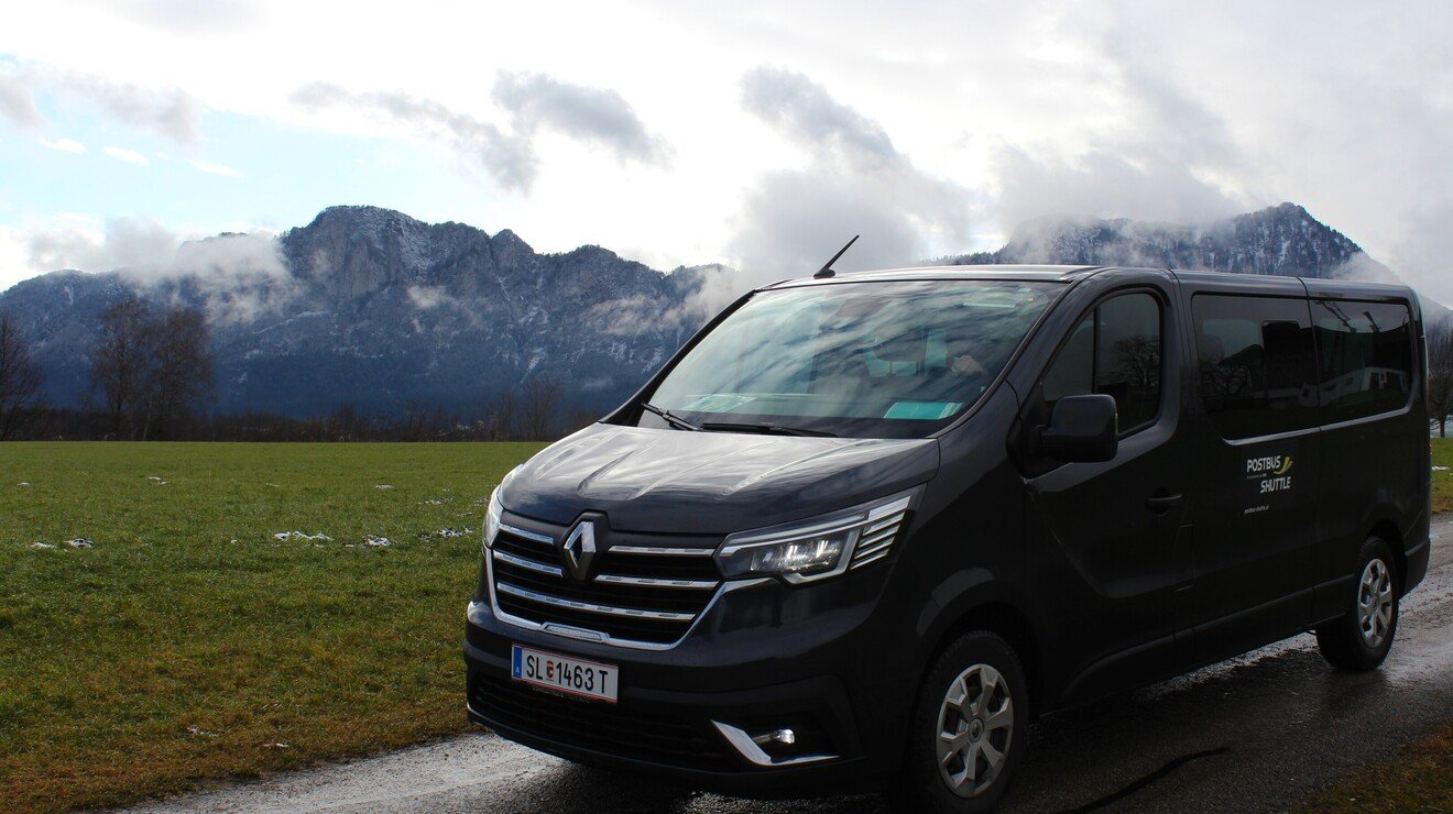 DAS POSTBUS SHUTTLE MONDSEELAND STARTET DURCH!