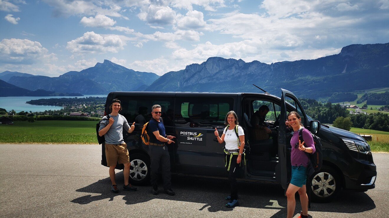 STRECKENWANDERN OHNE PARKPLATZ – DAS POSTBUS SHUTTLE MONDSEELAND MACHT’S MÖGLICH!