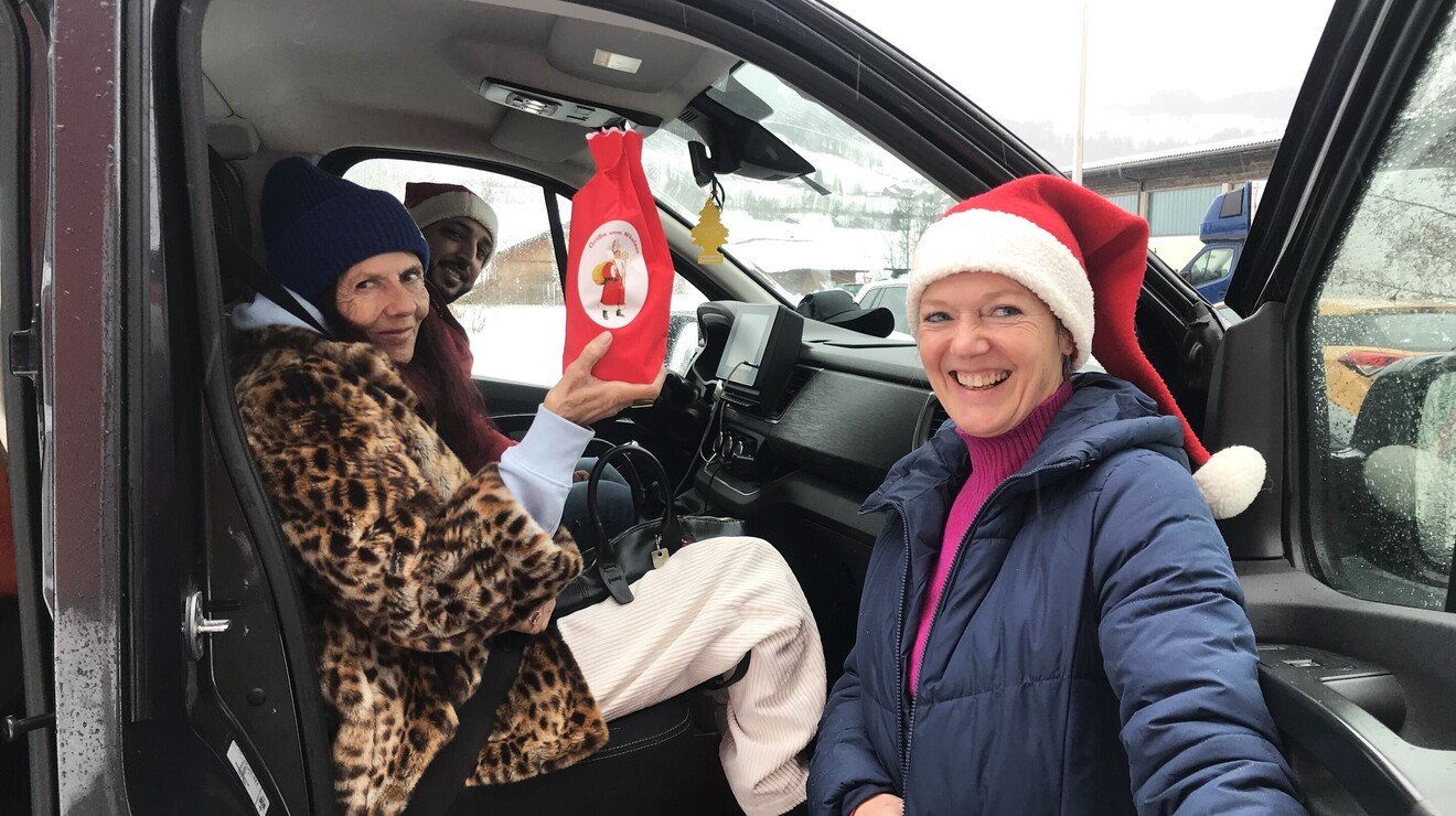 Der NIKOLAUS kam mit dem POSTBUS SHUTTLE