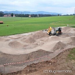 BAUSTART DES PUMPTRACKS IN KOPPL