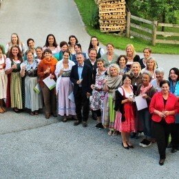 FEIERLICHER ABSCHLUSS DES FUMO MENTORINGS «FRAUEN BEWEGEN» IN UNTEREGG’S KRÄUTERGARTL