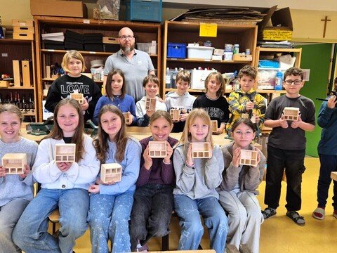 Schleifen, Schrauben, Messen, Löten – Klimaschutz zum Angreifen im Mondseeland