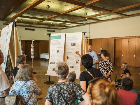 „Wie geht’s, Alter?“ – Eine Wanderausstellung bewegt die Region